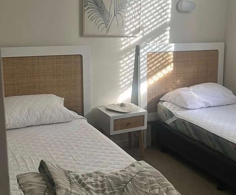$280, Share-house, 3 bathrooms, Alexandra Headland QLD 4572