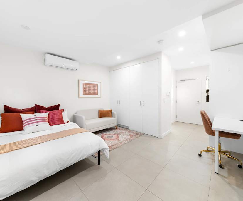 $575, Studio, 1 bathroom, Petersham NSW 2049