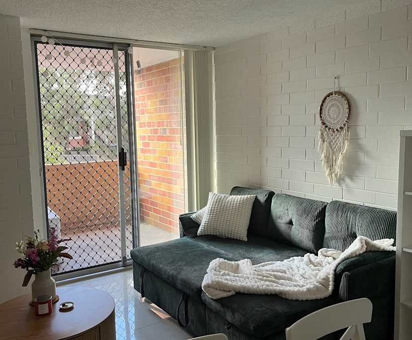 Unfurnished room in a flatshare