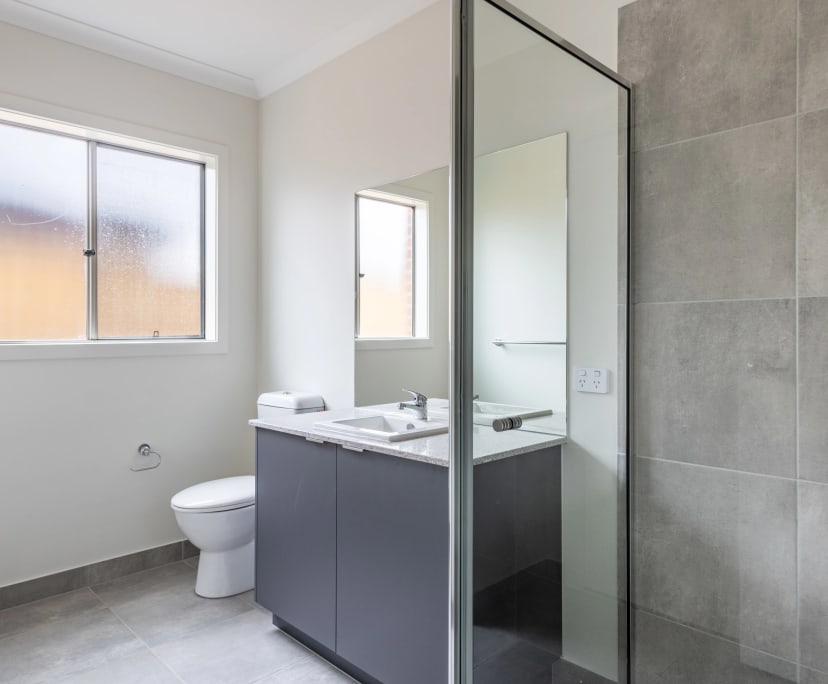 $200, Share-house, 3 bathrooms, Melton South VIC 3338