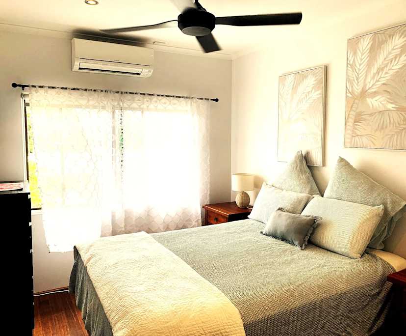 $390, Flatshare, 2 bathrooms, Holloways Beach QLD 4878