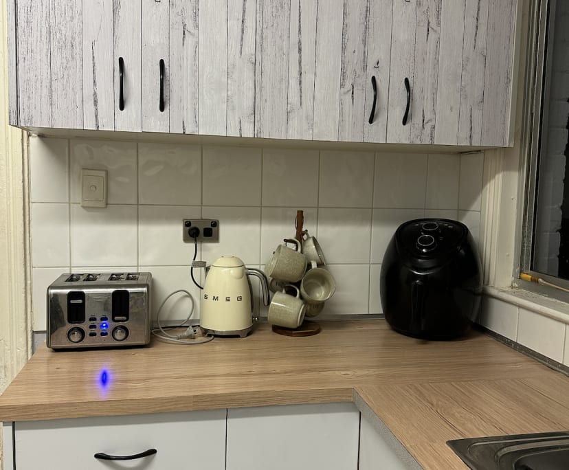 One Bed Flat for Rent in Camperdown, Sydney 375,