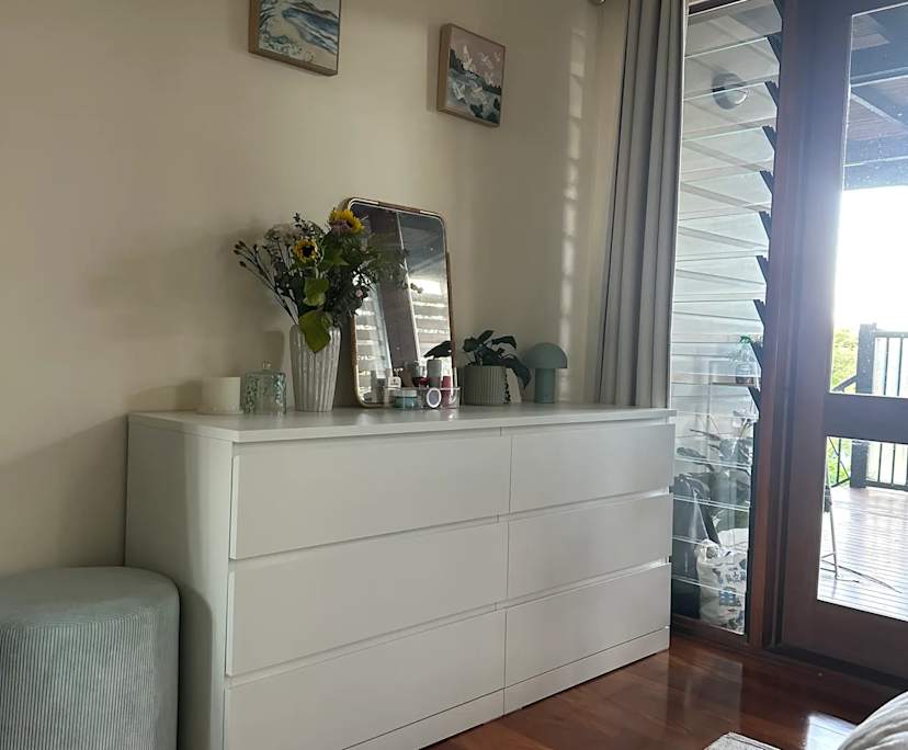 Room in a share house