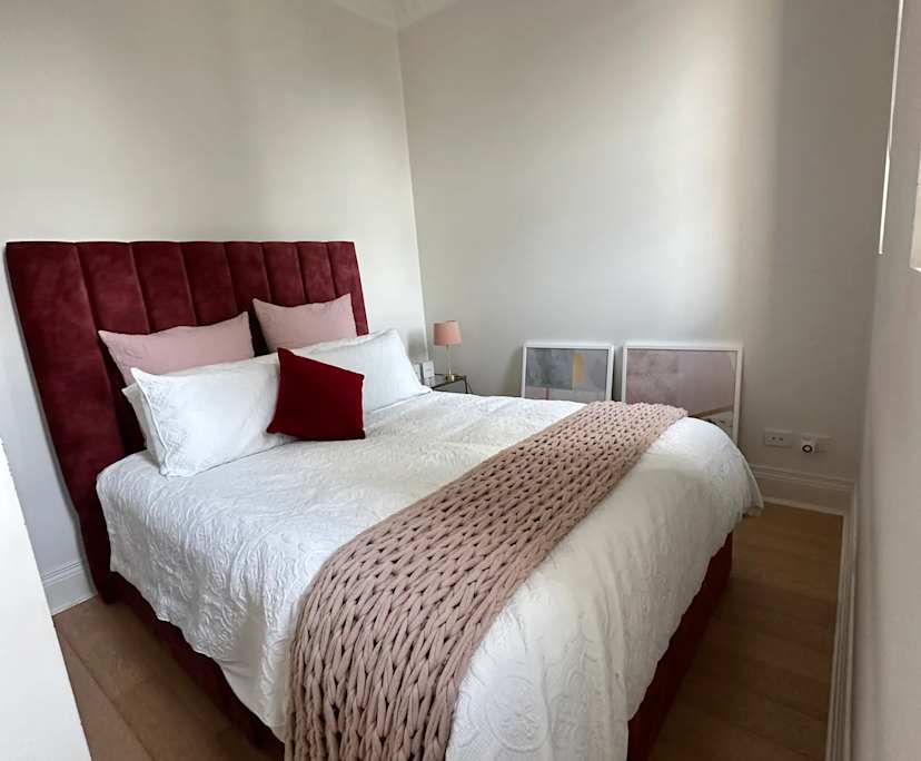 Whole property with 1 room for rent