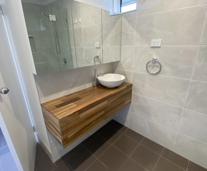 Room for Rent in Kearneys Spring, QLD 240, Furnis...