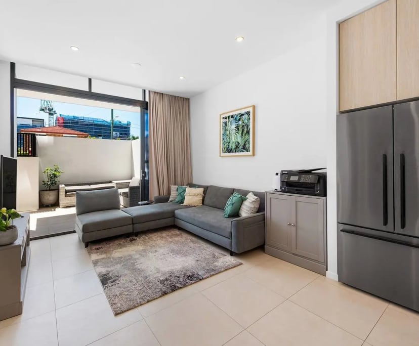 Furnished room in a flatshare