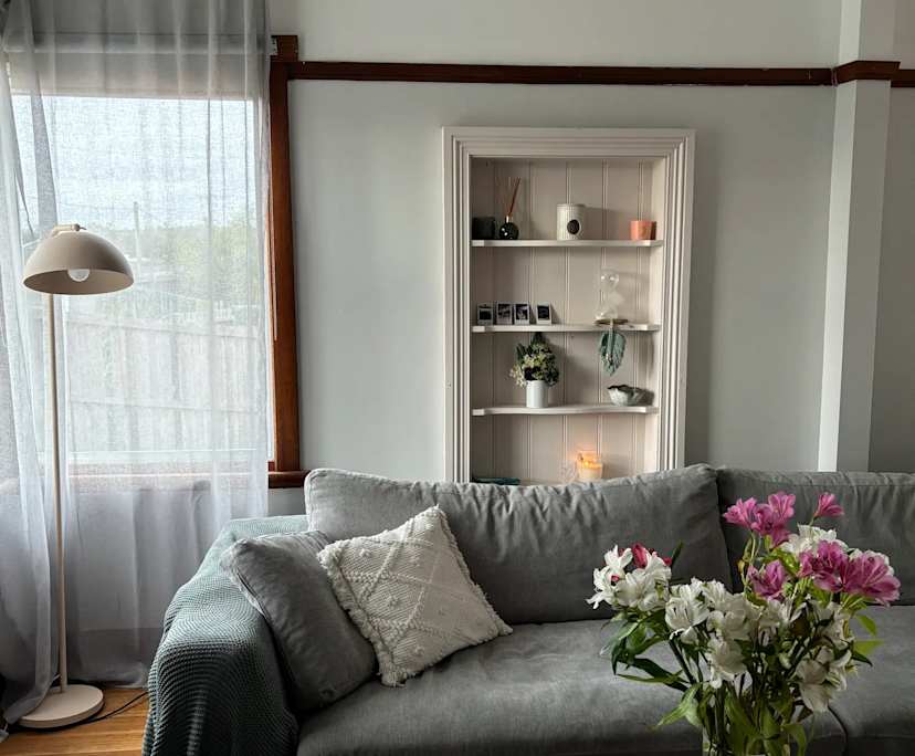 Furnished room in a share house