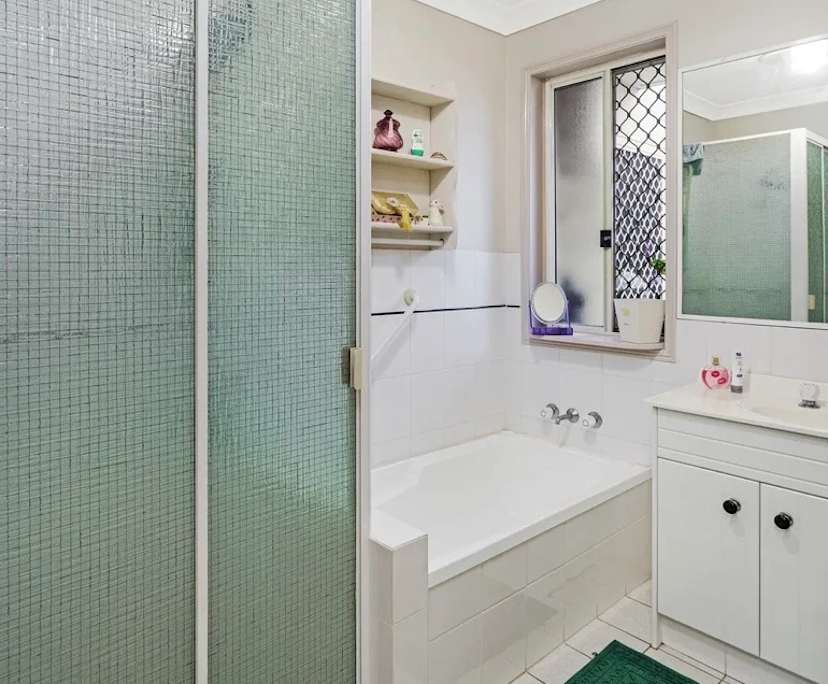 Furnished room with own bathroom