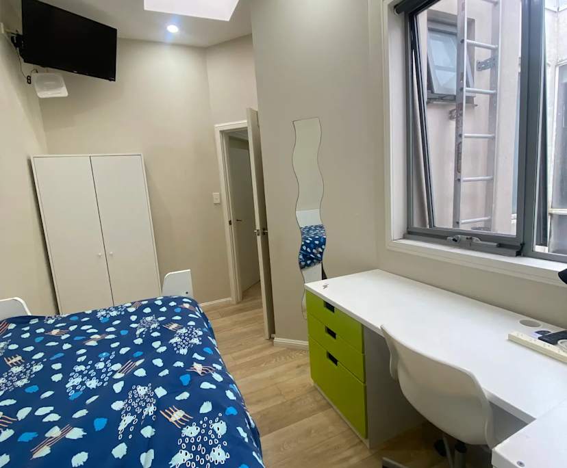 Furnished room in a share house