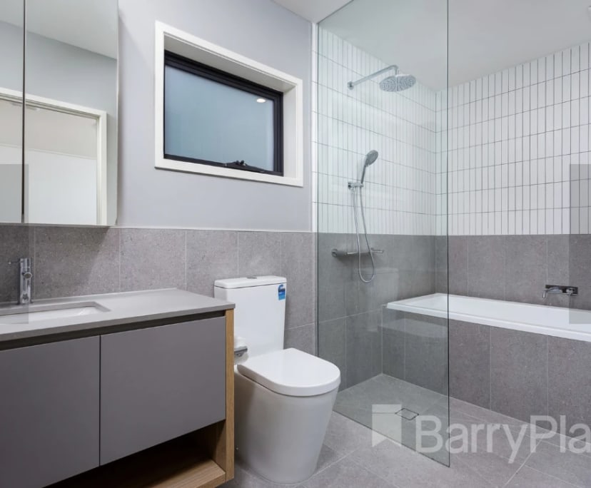 Unfurnished room with own bathroom