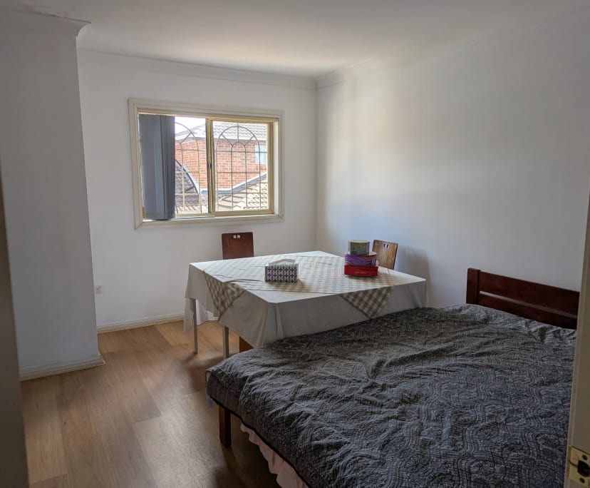 Room in a share house