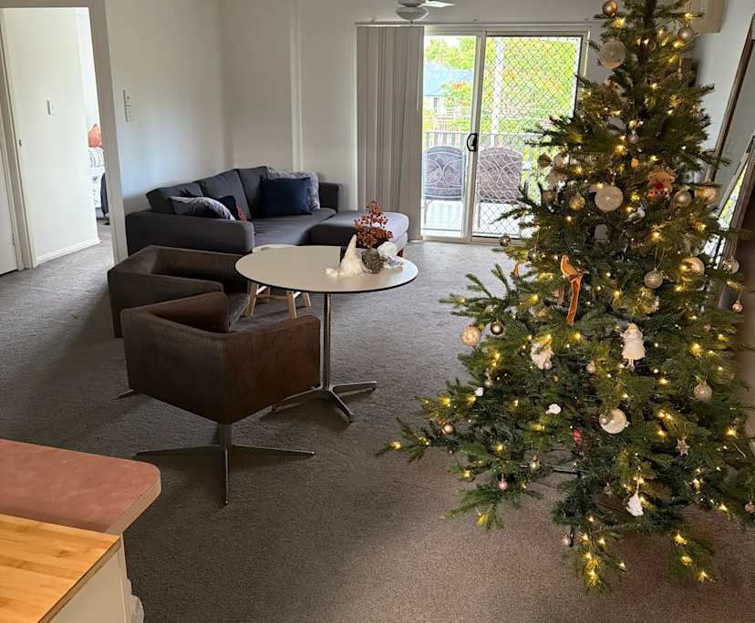 Furnished room with ensuite in a flatshare