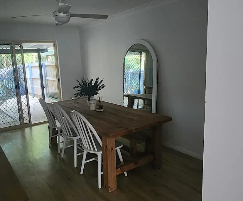 $300, Share-house, 3 bathrooms, Mitchelton QLD 4053