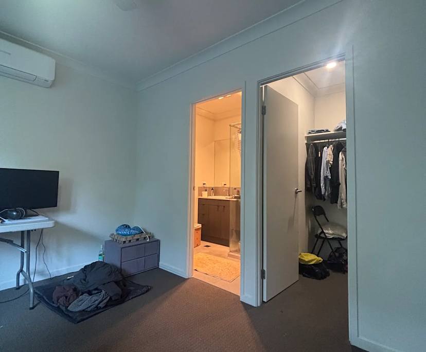 Furnished room with own bathroom