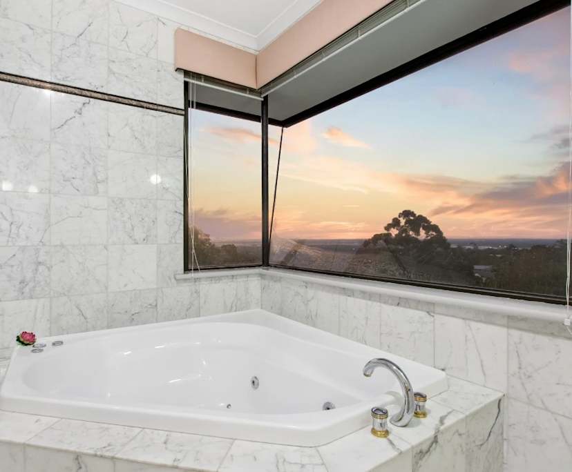 $900, Share-house, 4 bathrooms, Gooseberry Hill WA 6076