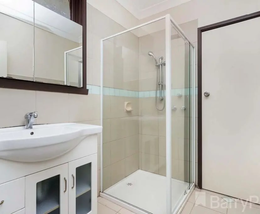 Room in a share house