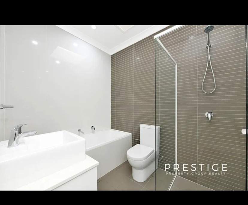 Unfurnished room with own bathroom