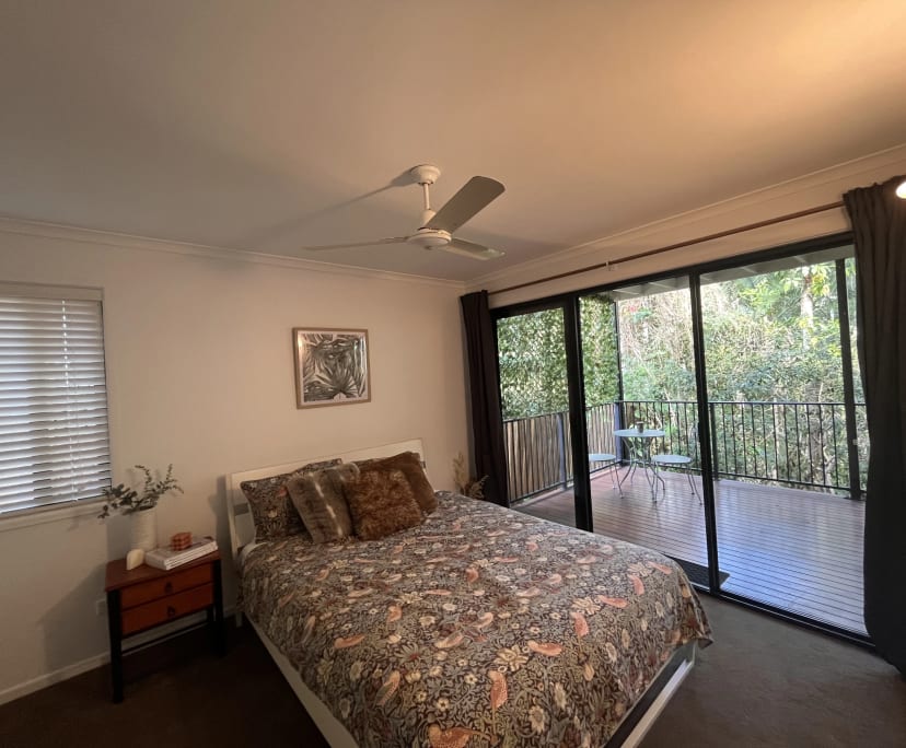 $1,490, Whole-property, 5 bathrooms, Saint Lucia QLD 4067