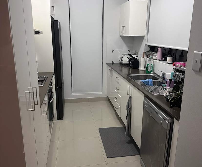 Unfurnished room with ensuite in a flatshare