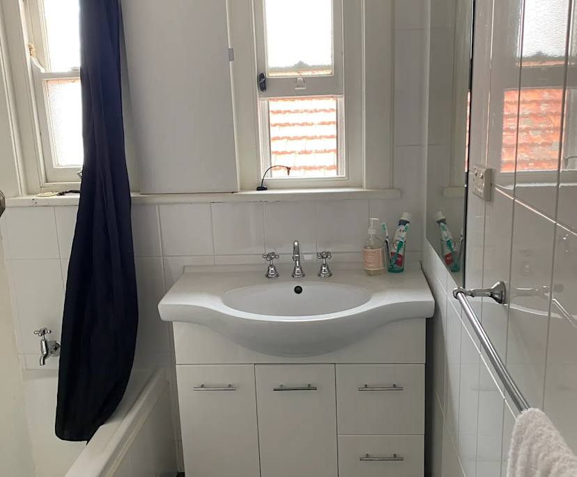 $240, Flatshare, 2 bathrooms, Cooks Hill NSW 2300