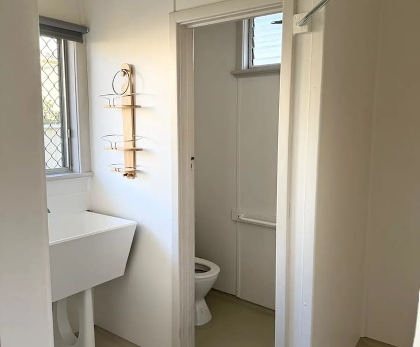 $370, Share-house, 4 bathrooms, Geraldton WA 6530