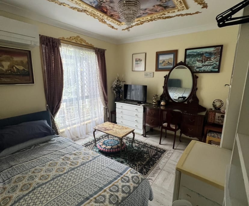 $280, Homestay, 6 bathrooms, Runcorn QLD 4113