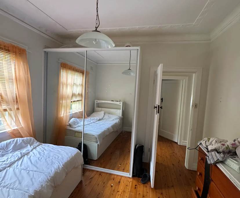 Furnished room in a share house