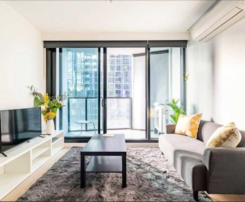 Furnished room in a flatshare