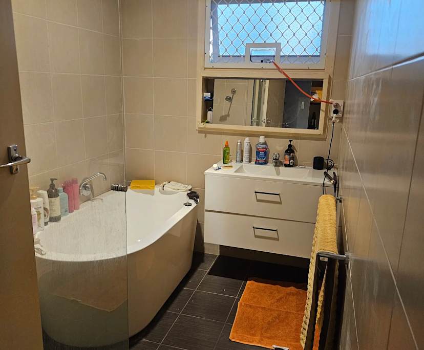 $300, Share-house, 3 bathrooms, Maddington WA 6109