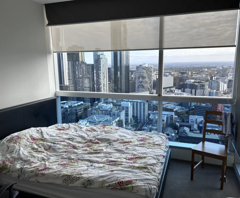Furnished room in a flatshare
