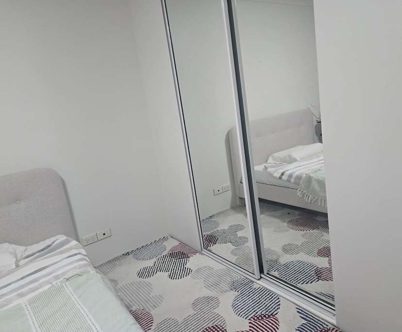 Furnished room in a flatshare