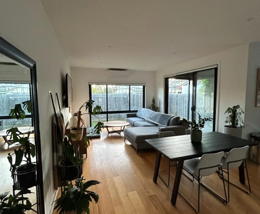 Room in a share house