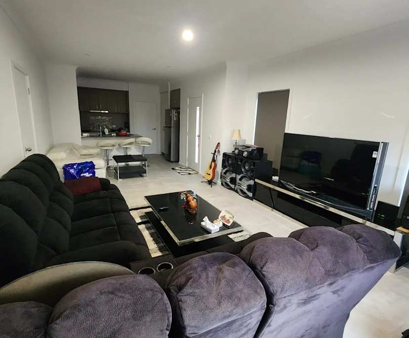 $240, Share-house, 3 bathrooms, Clyde North VIC 3978