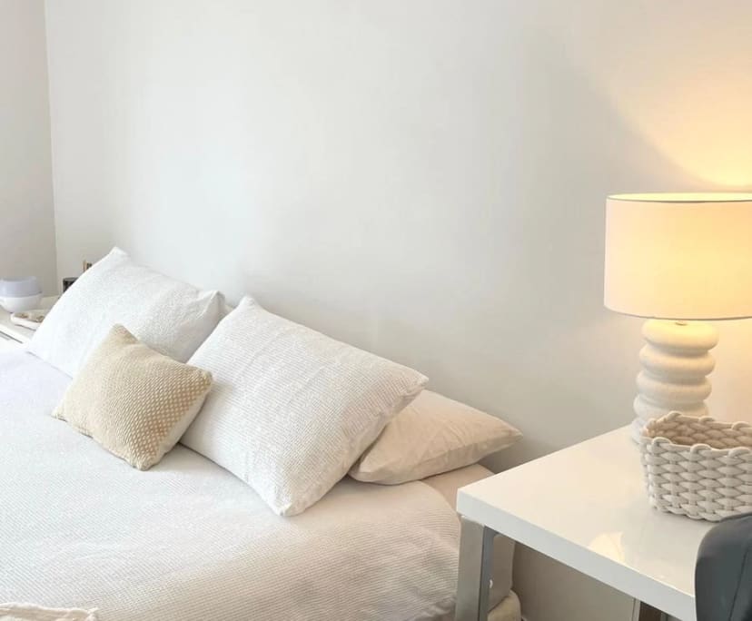 Furnished room with ensuite in a flatshare
