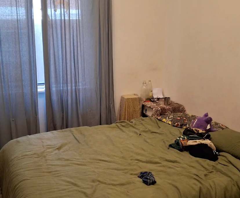 Room in a share house
