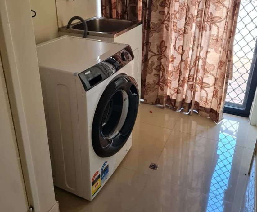 Room in a share house