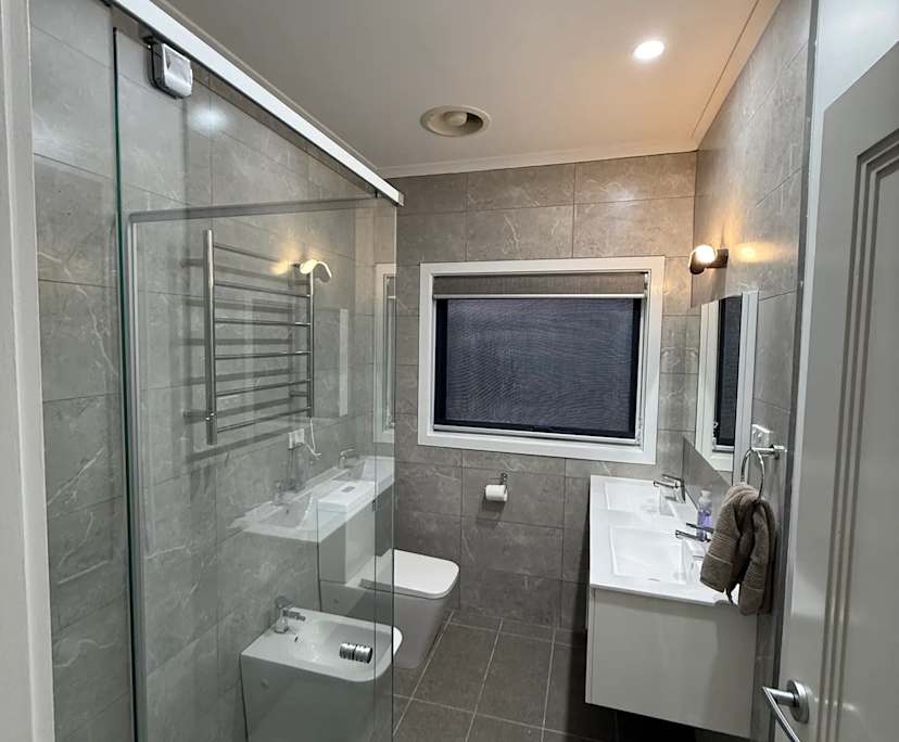 $375, Share-house, 2 bathrooms, McKinnon VIC 3204