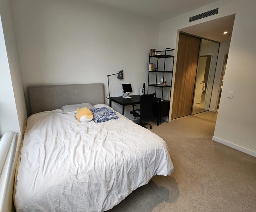 Furnished room with ensuite in a flatshare