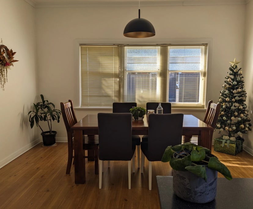 Room in a share house