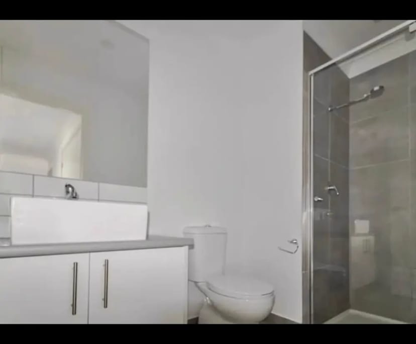 Unfurnished room with own bathroom