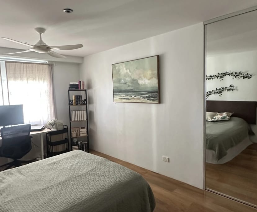 Furnished room in a flatshare