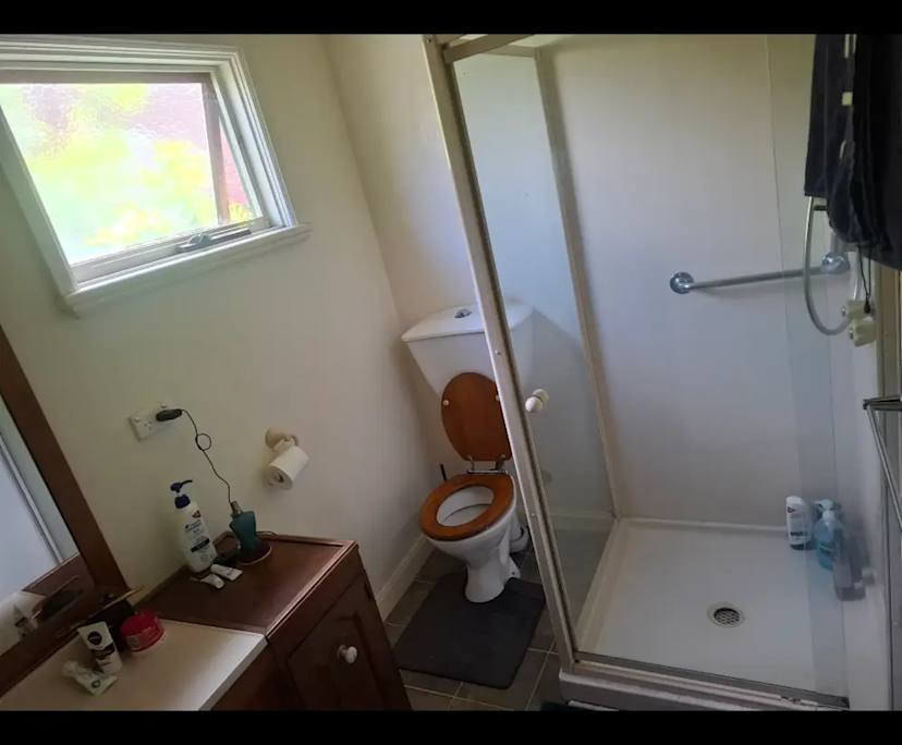 $480, 1-bed, 1 bathroom, Hughesdale VIC 3166