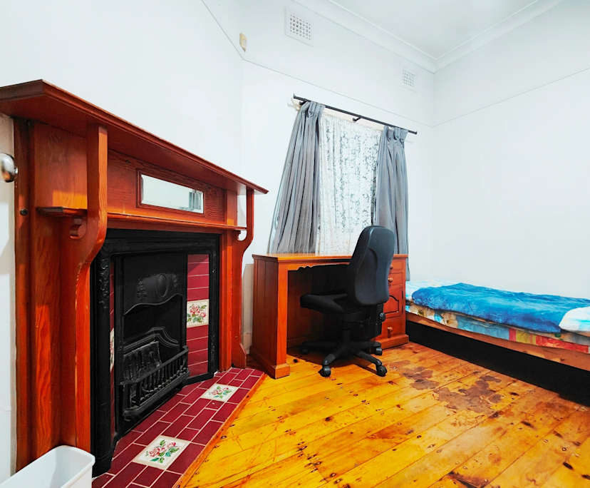 Furnished room in a share house