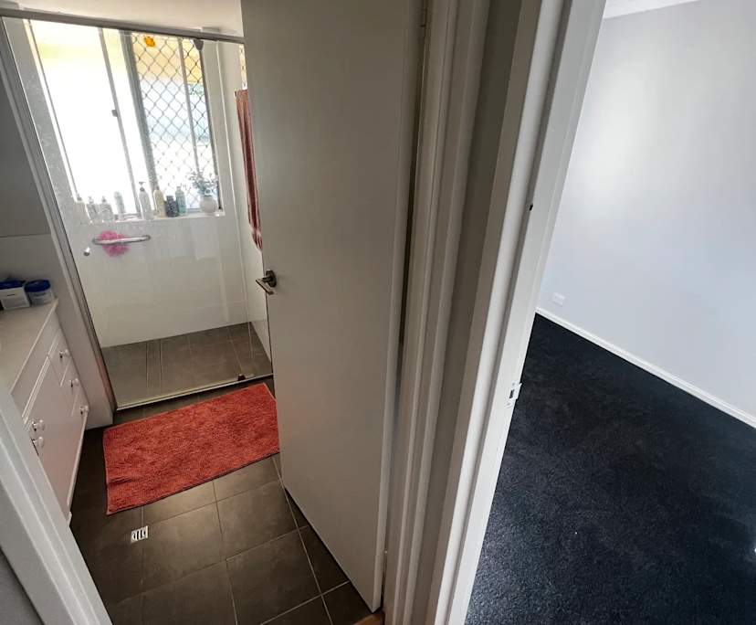 Room in a share house