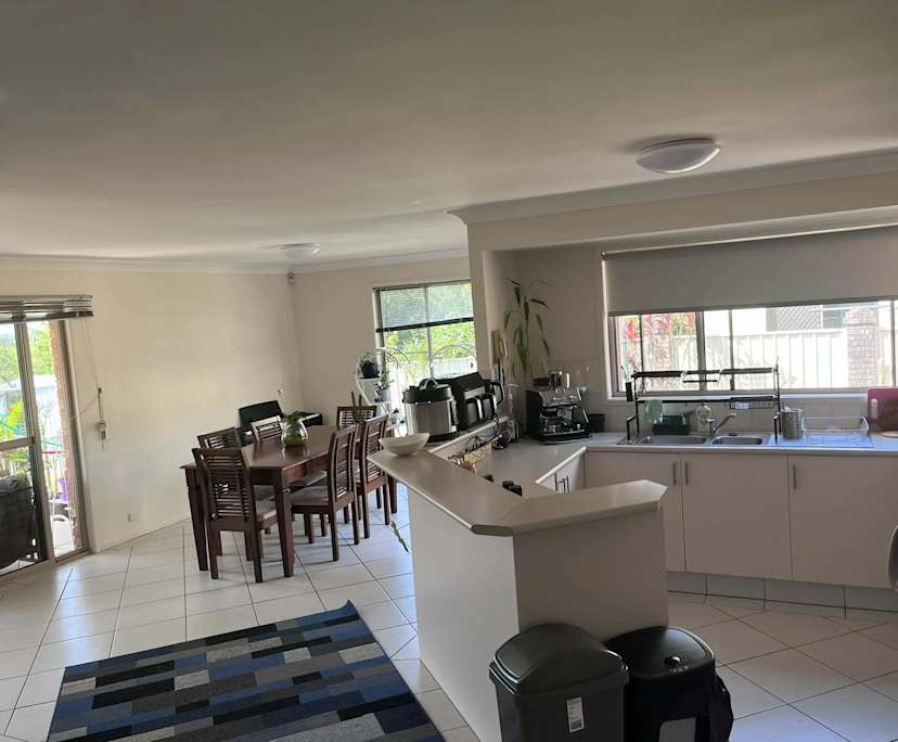 $370, Share-house, 3 bathrooms, Elanora QLD 4221
