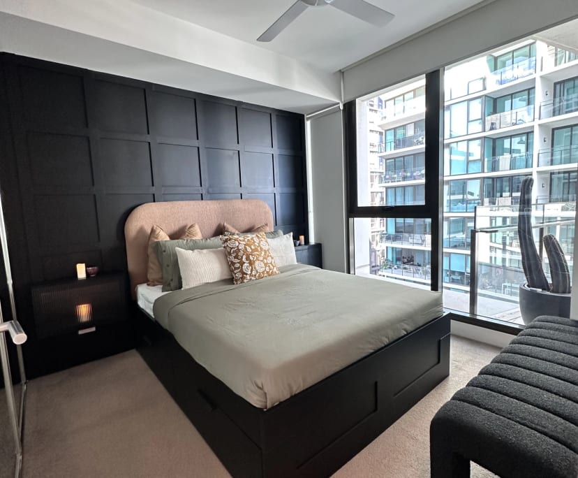 $1,100, Whole-property, 2 bathrooms, Newstead QLD 4006