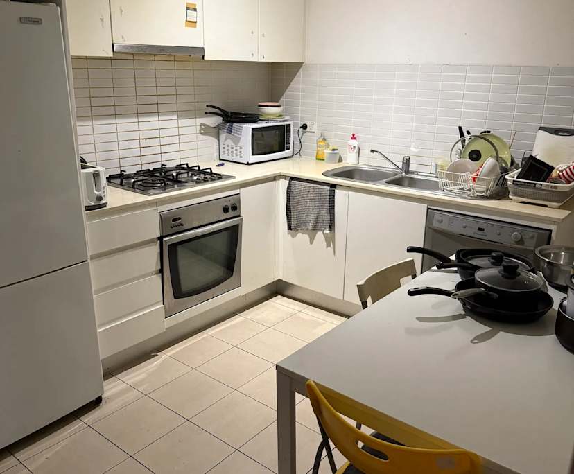 Furnished room in a flatshare