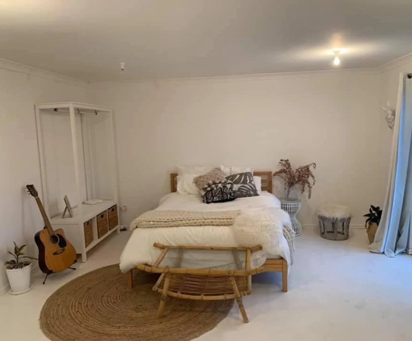 Room in a share house