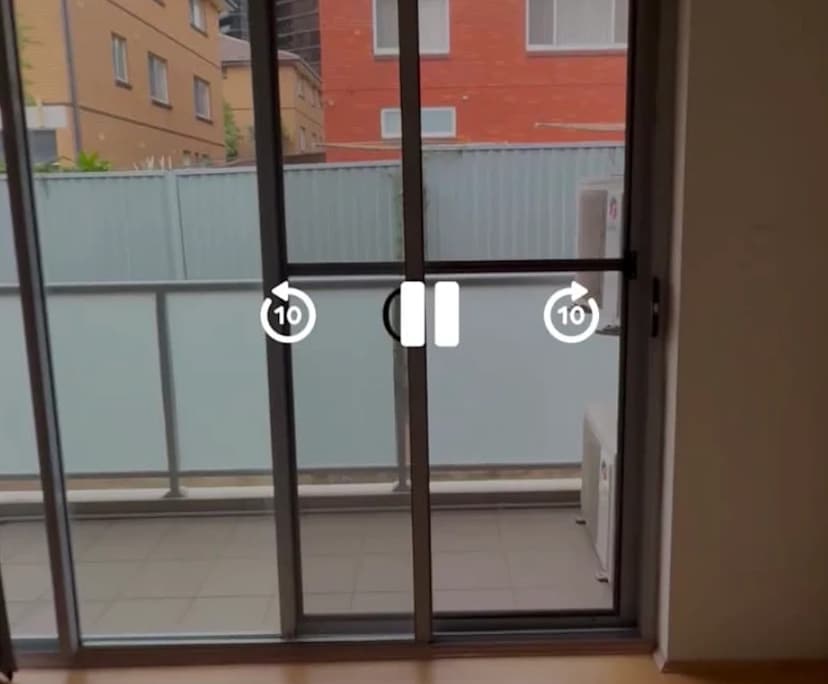 Room in a share house