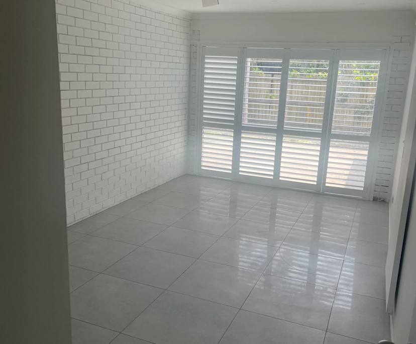 Unfurnished room in a flatshare